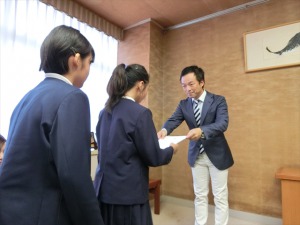 平成29年度下関市小学生中国派遣研修団市長表敬　2017年10月02日の画像