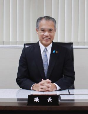 香川議長写真　議長あいさつ