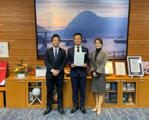 提言書提出の様子