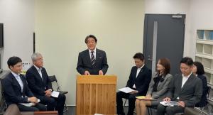 記者会見の様子