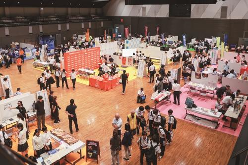 未来創造jobフェア会場に4000人が訪れた