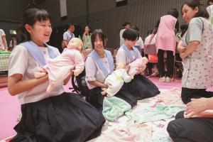 未来創造jobフェアに参加する学生の様子